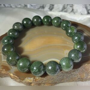 NATURAL FOREST GREEN JADEITE 10MM STRETCH BRACELET